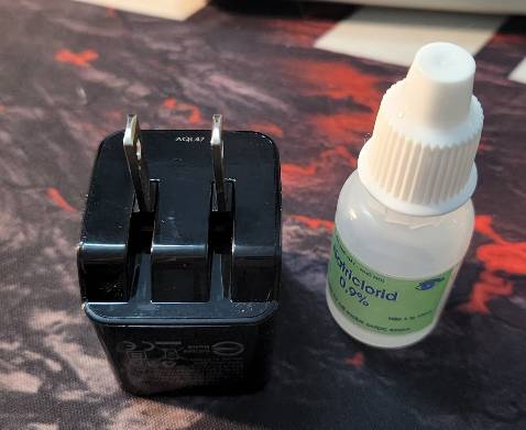 Nhỏ gọn, sạc nhanh, S22 có hiện super fast charging, shop đóng gói hơi cẩn thận quá.