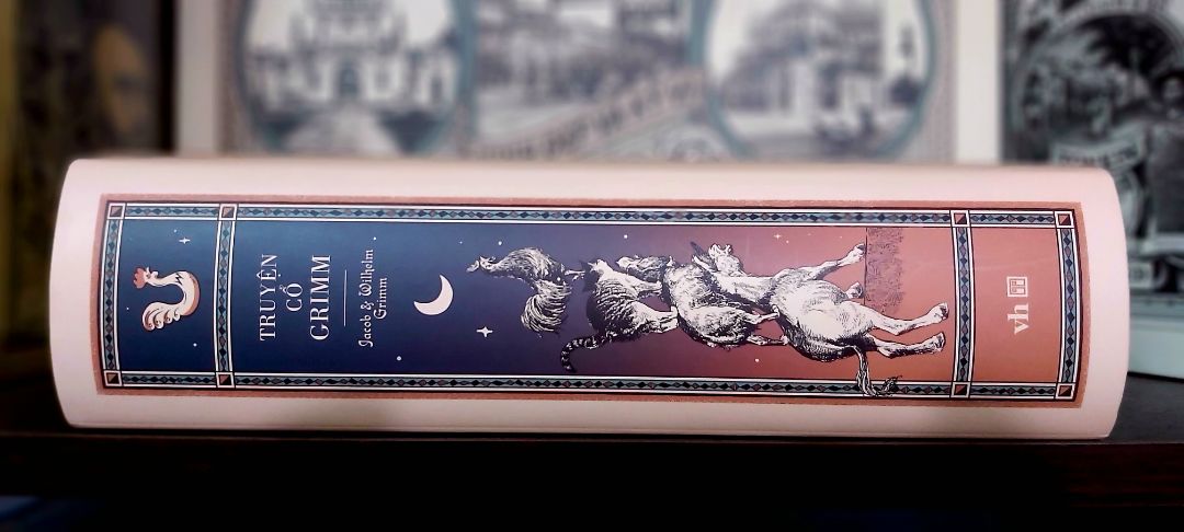 Sách đẹp nên mua về sưu tầm. Chỉ nhìn thôi đã thích rồi. Sờ mát tay luôn 😆😋. 
Sách dày nên được đóng gói cẩn thận. Dịch vụ Tiki rất chuyên nghiệp, từ khâu đặt hàng cho KH nhiều lựa chọn, giao hàng đúng hẹn và nhân viên giao hàng nghiêm túc cũng rất thân thiện. Ủng hộ lâu dài. Like &Thanks!