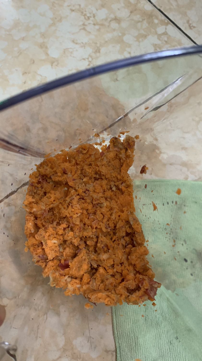 Máy chạy êm khi ép, vắt kiệt xác. Sau nhiều ngày xem các loại máy ép thì quyết định chọn em này thật hài lòng. Hàng sản xuất tại Hàn Quốc năm 2020. 
Điểm 10 cho Tiki lúc nào cũng giao hàng sớm hơn so với thời gian dự kiến