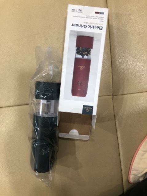 (*) Đánh giá không tính điểm
Mua màu đỏ khi giao lại là màu xanh