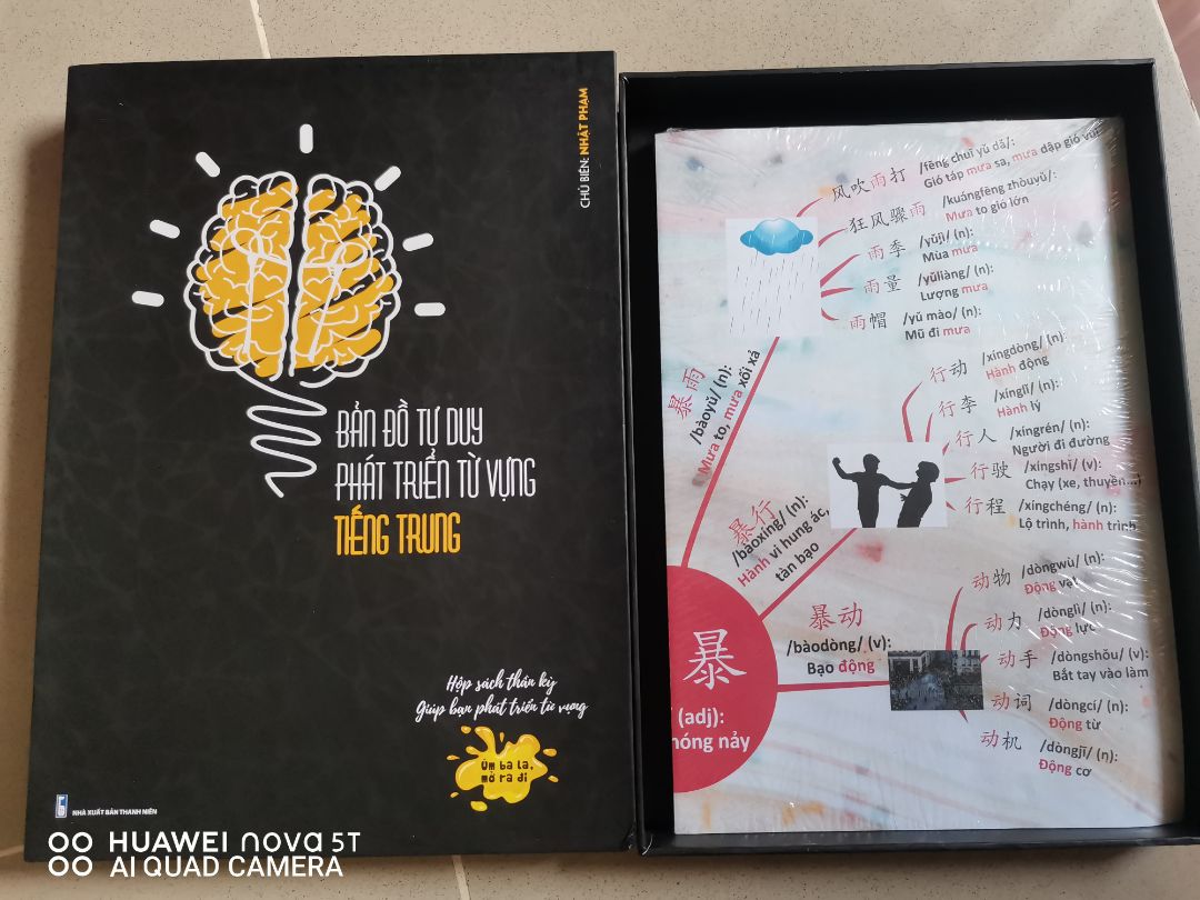 Shop đóng gói rất cẩn thận và còn tặng thêm sách cho mình nữa. Bản đồ tư duy với 100 chữ dc giải thích rất tỉ mỉ và rất đẹp 
.