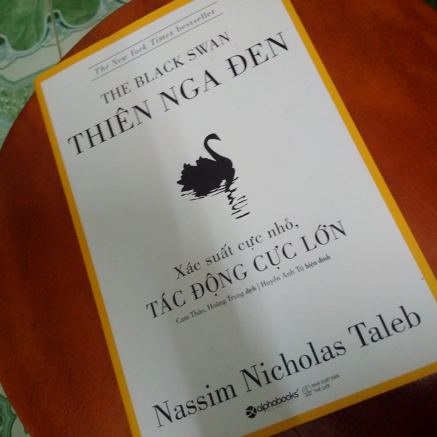 Quyển sách thú vị giúp nhìn nhận sự ngẫu nhiên và những hạn chế gặp phải trong việc đưa ra các dự đoán.kiểu như khi mua hàng ta rất tin vào trực giác nhưng đôi lúc nó khiến lựa chọn đó mất đi tính chính xác. Tiki giao hàng nhanh, dịch vụ tốt