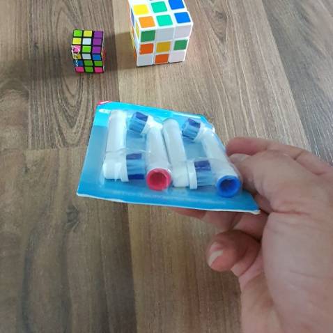 Chuẩn đét Oral B dùng rất thích, nói chung các bộ đầu của Shop này bán rất được,  các dòng khác cũng ok, mình mua nhiều, dùng nhiều mình biết, cứ 2-3 tháng mình thay 1 lần. Rất hài lòng