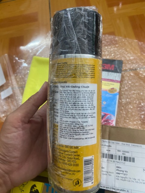 Giao hàng nhanh. Đóng gói cẩn thận. Hàng chính hãng. Đã xịt nhưng chưa kiểm chứng đc chuột có cắn phá hay không. Tuy nhiên sản phẩm của thương hiệu lớn và uy thì có thể tin tưởng được. Lá thơm tặng kèm mùi khá dễ chịu.