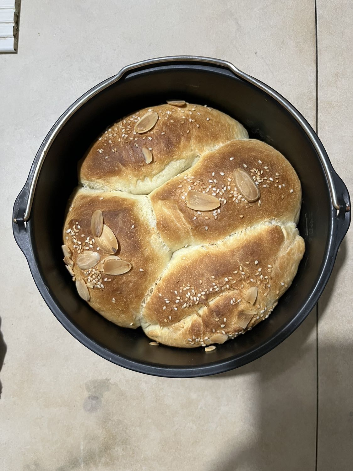 Hộp to, đựng được nửa con gà