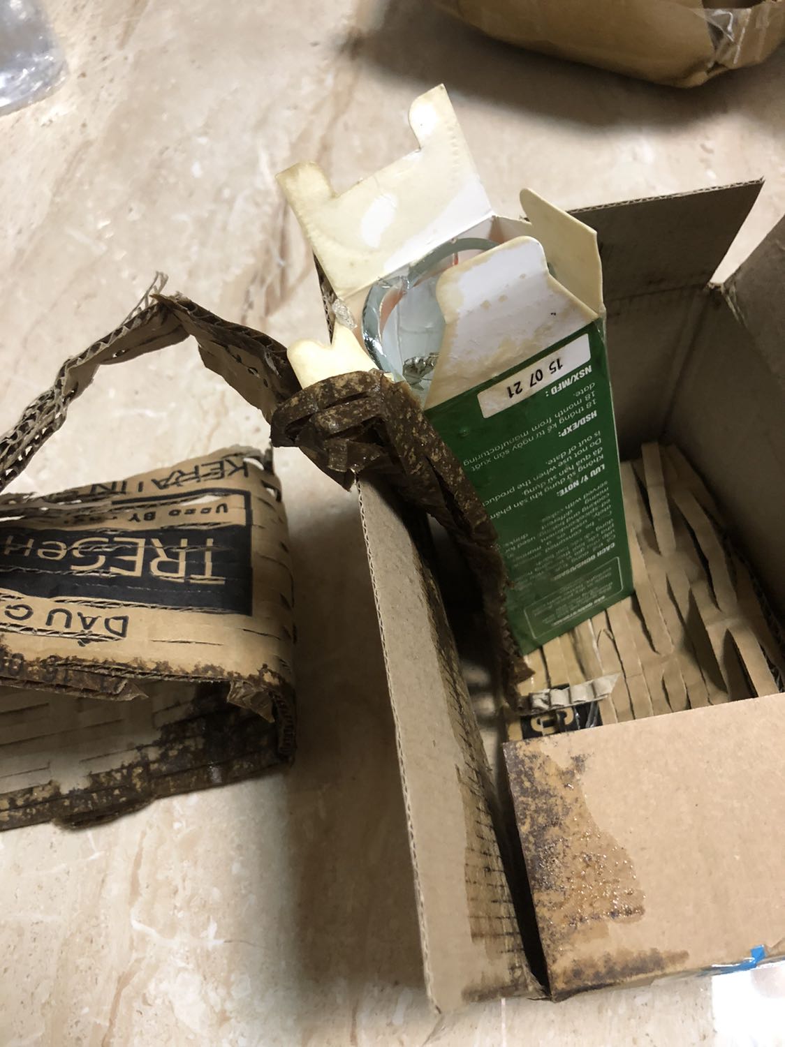 Vỡ sạch khi nhận hàng. Đề nghị shop phản hồi sớm giúp tôi