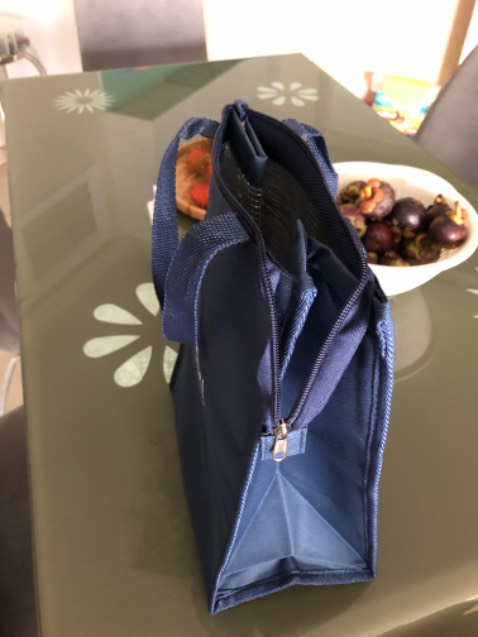 Túi rất tiện dụng, vừa vặn dùng cho gia đình rất Ok, mang đồ đông lạnh hoặc nóng đều thích hợp… nói chung là hài lòng.