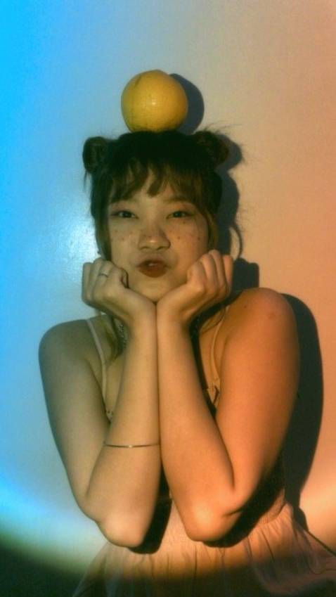 Khá đáng tiền luôn áaaaaa, lần đầu mình áp nhiều xu để mua hàng tới vậy (~77kxu, tiếc xỉu huhu) nhma xịn lắm á nhe, có nhiều màu, mình thử mix khùng điên mấy màu với nhau nữa, nhìn cũng zui zui. Cái thấu kính là mình mua riêng á nhe, nhma shop gói chung với đèn luôn. Nói chung quá xá ưng luôn á trùi