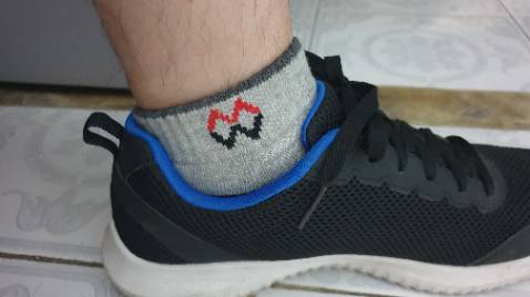 Giao hàng đúng hẹn, sp dầy, tốt, ôm chân, sp đúng như mô tả, ai có size chân trên 42 nên suy nghĩ trước khi mua.