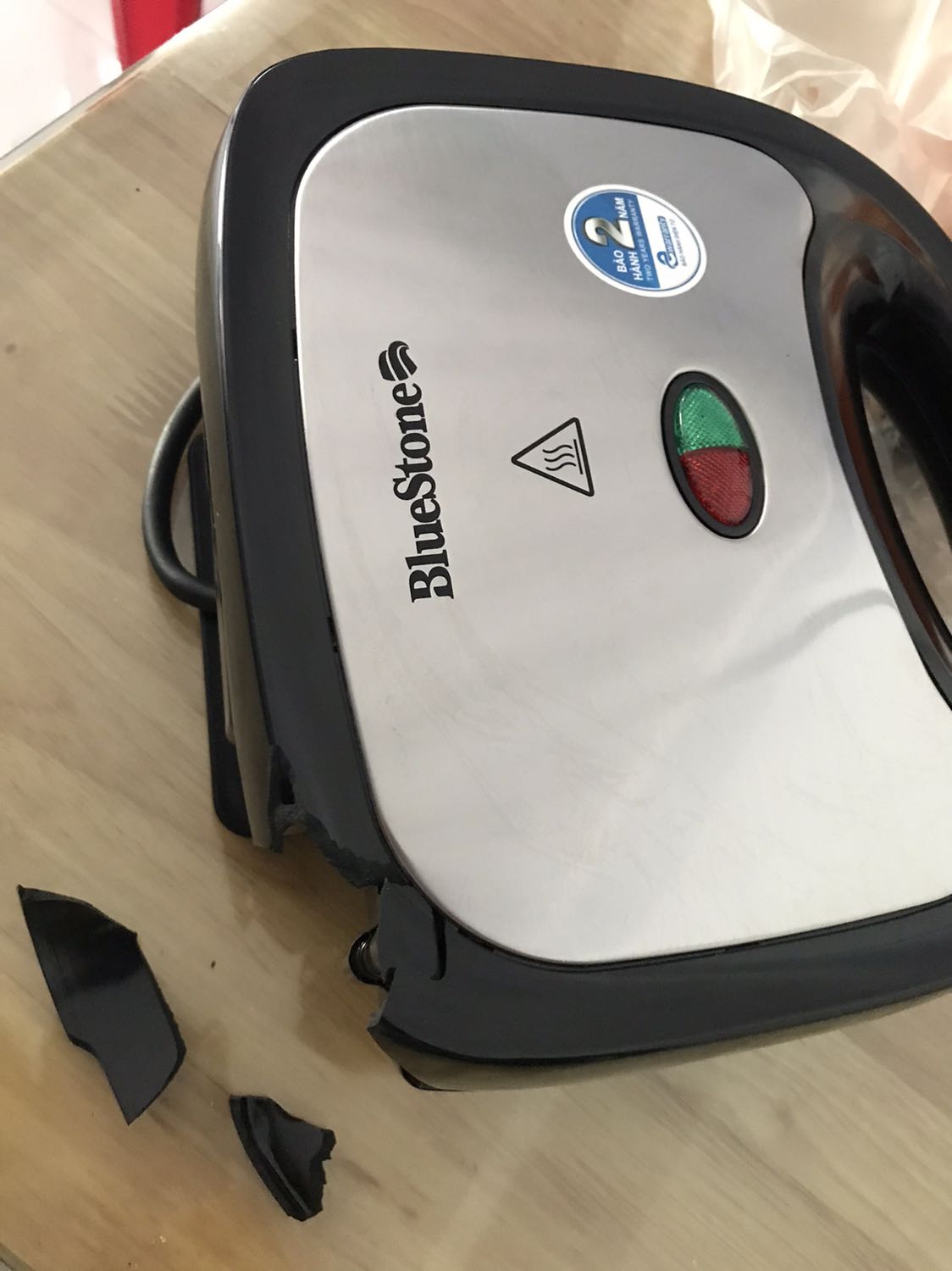 Vừa nhận hàng thì máy bể rồi, đổi lại dùm ạ