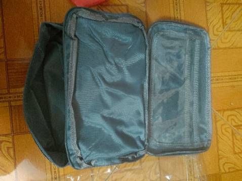 Túi có nhiều ngăn, dễ sắp xếp đồ, thuận tiện khi xếp đồ lót đi du lịch