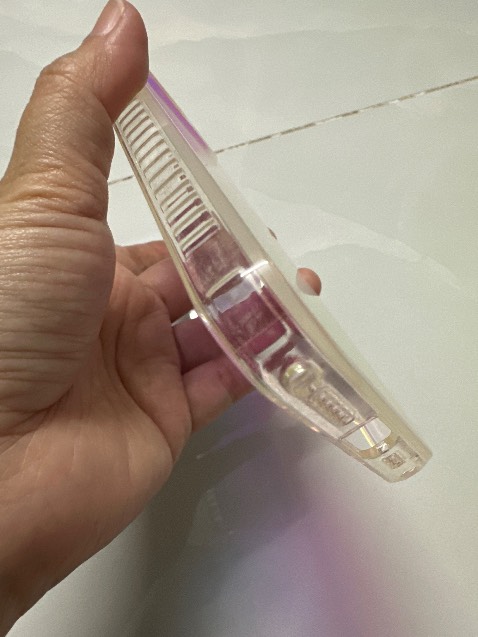 Ốp lưng bị trầy nhiều, như hàng xài rồi