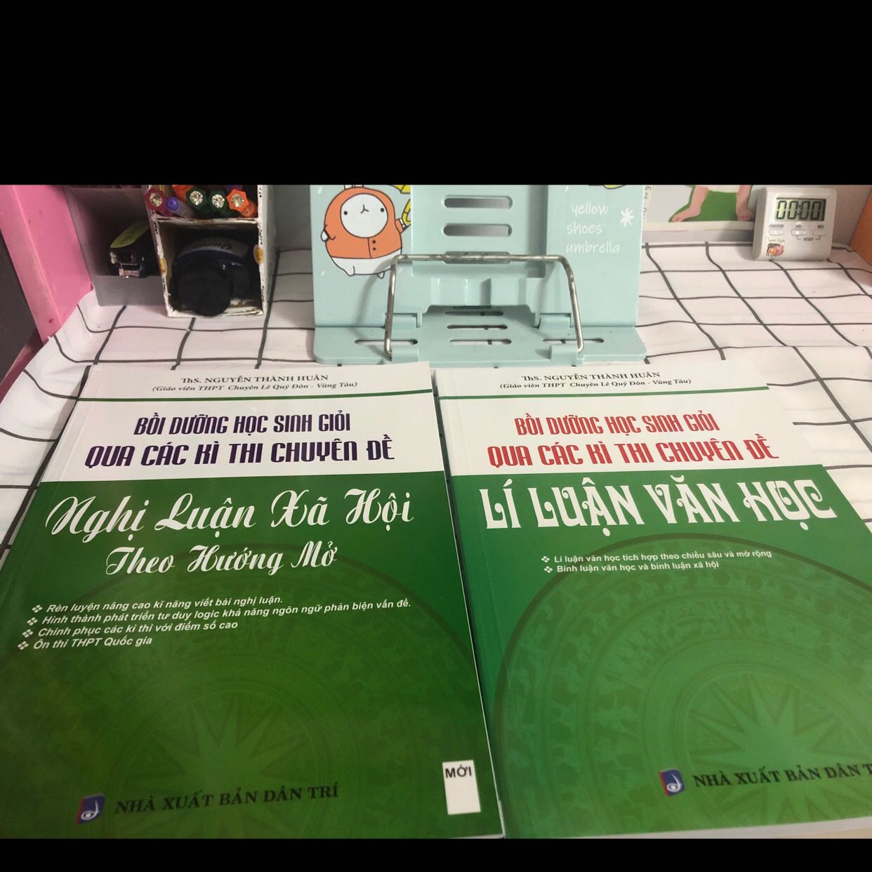 Lần nào mua bên tiki cũng thích cách đóng gói bên này cực 
Sản phẩm đẹp lắm luôn 
Cá nhân mình thì giao hàng bên tiki gần gũi hơn 
Nhiệt tình quá trời 
Nắng noi mà chú shipper lúc nào cũng nhiệt tình