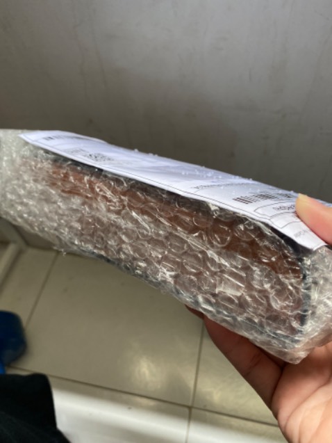 Giao hàng không đúng với hình ảnh mô tả sản phẩm đăng bán. Không có viền bóng giả bạc, ko có đồng hồ trên sản phẩm. Tôi muốn trả hàng