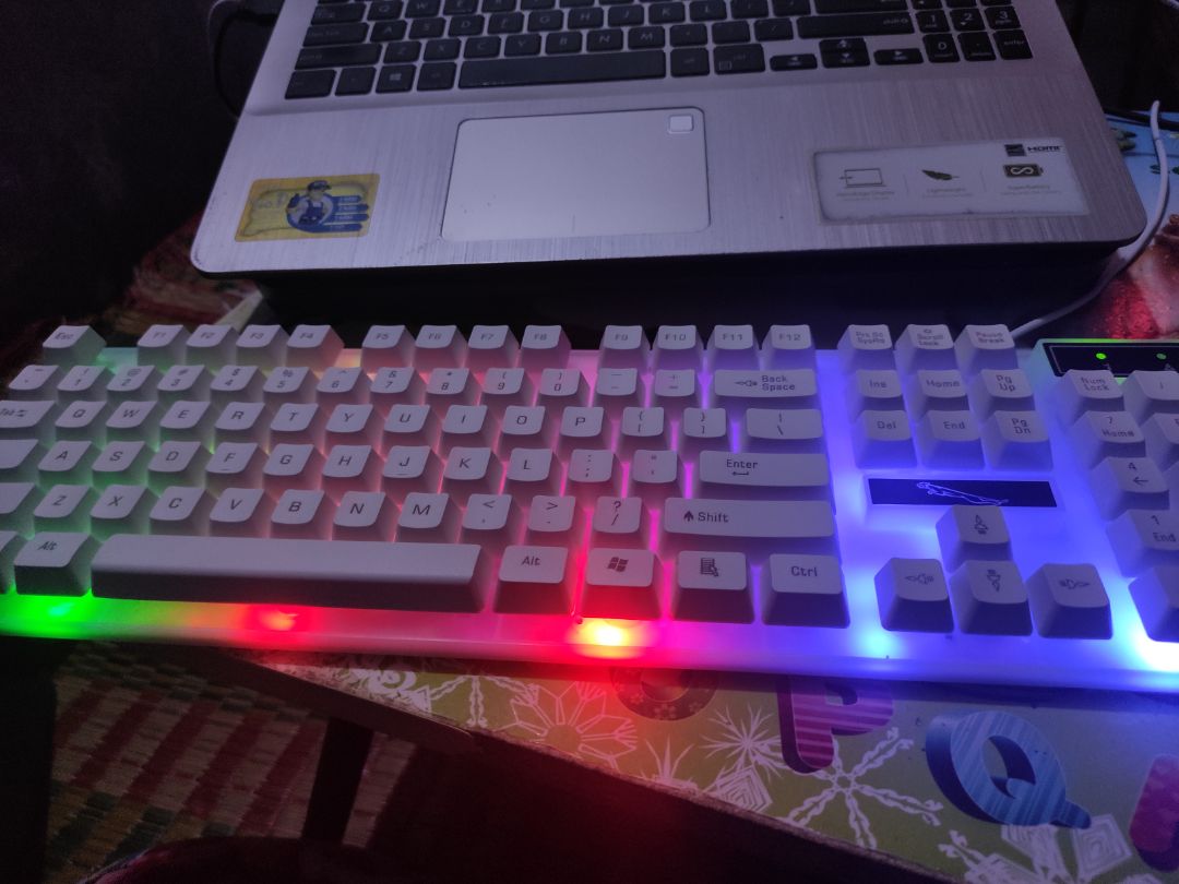 Đã nhận hàng, về phần ngoài thì mọi thứ đều rất ổn, hình dáng và thiết kế đẹp, đúng với mô tả, nhưng sau khi kết nối vẫn bị lỗi thao tác tay nhiều cùng lúc sẽ bị ngắt kết nối ( mặc dù đã đổi hàng ) - 2*
về chuột thì rất ok...
Nói chung tiền nào của đó và với mức giá như vậy thì rất là ok, tuy hơi bực mình 1 tý...