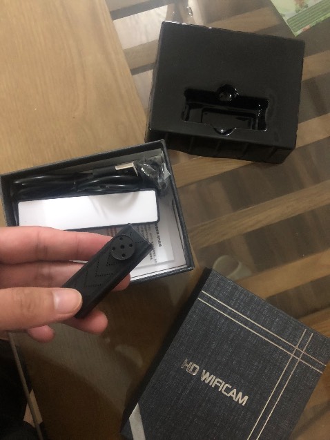 nhỏ gọn, được tặng cả pin dự phòng. shop nhiệt tình hỗ trợ cài đặt. xem từ xa dc luôn. ok