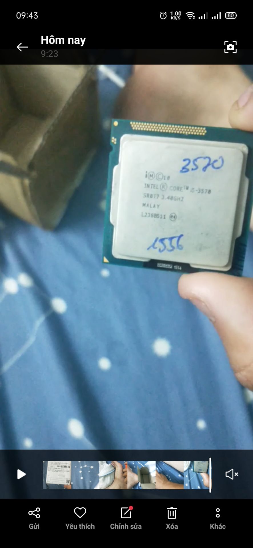 giao hàng nhanh, sản phẩm hơi cũ, không có tem bảo hành. hy vọng sẽ bảo hành qua hoá đơn điện tử nếu chẳng may hỏng( mặc dù tỷ lệ chíp hỏng khá thấp)