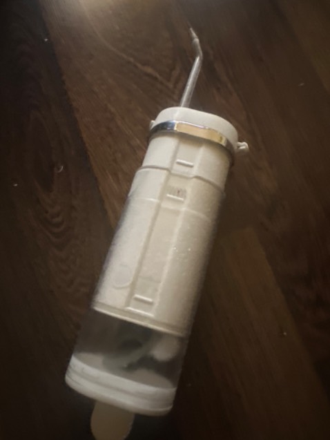 Mình dùng hết pin xong không sạc pin được. Bên bán đã liên hệ để bảo hành sản phẩm cho mình.