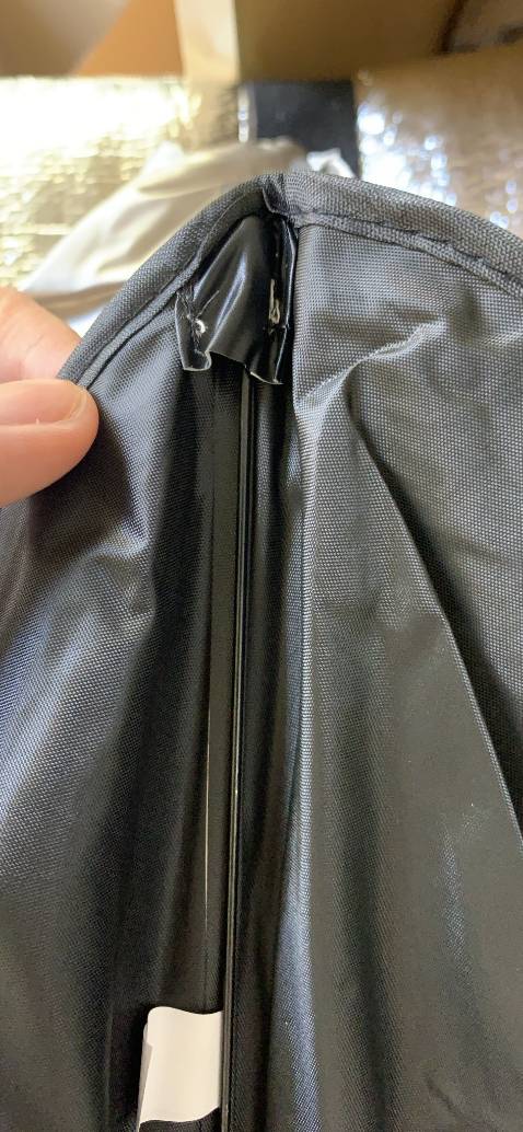 nhận được hàng rất hài lòng, lúc mua chỉ lo nan ô làm xước kính nhưng nhận hàng thì yên tâm sử dug rồi.bọc nan ô chắc chắn lắm.Sốp cũng nhiệt tình.