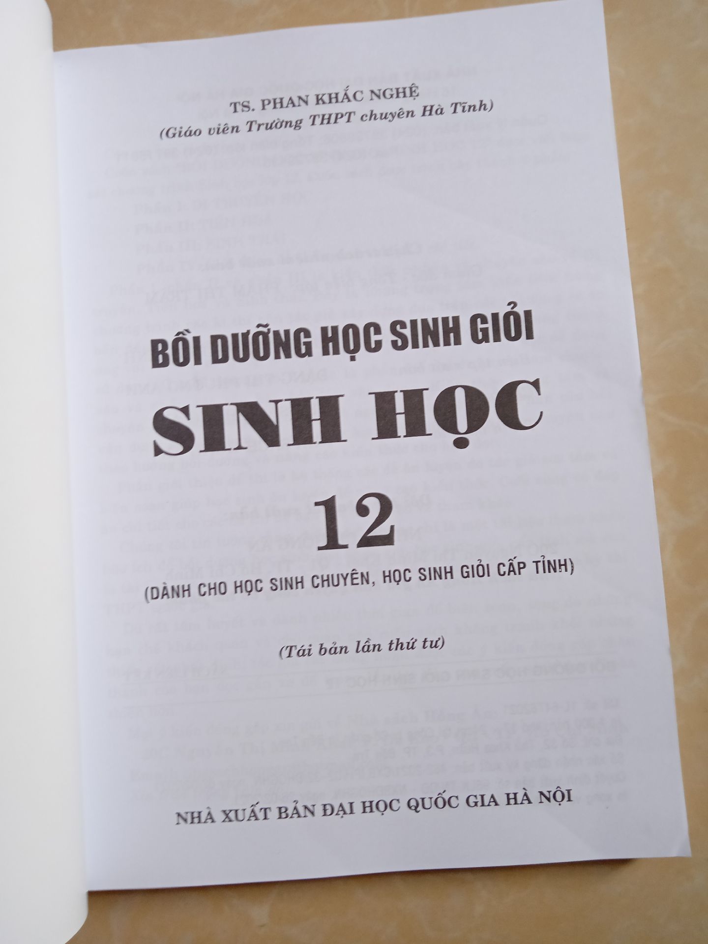 sách mới, không bị nhăn hay gấp nếp gì cả,còn về nội dung sách thì hay và rất hữu ích cho các bạn hsg, shipper vui vẻ và thân thiện, lần sau ủng hộ shop tiếp nè???