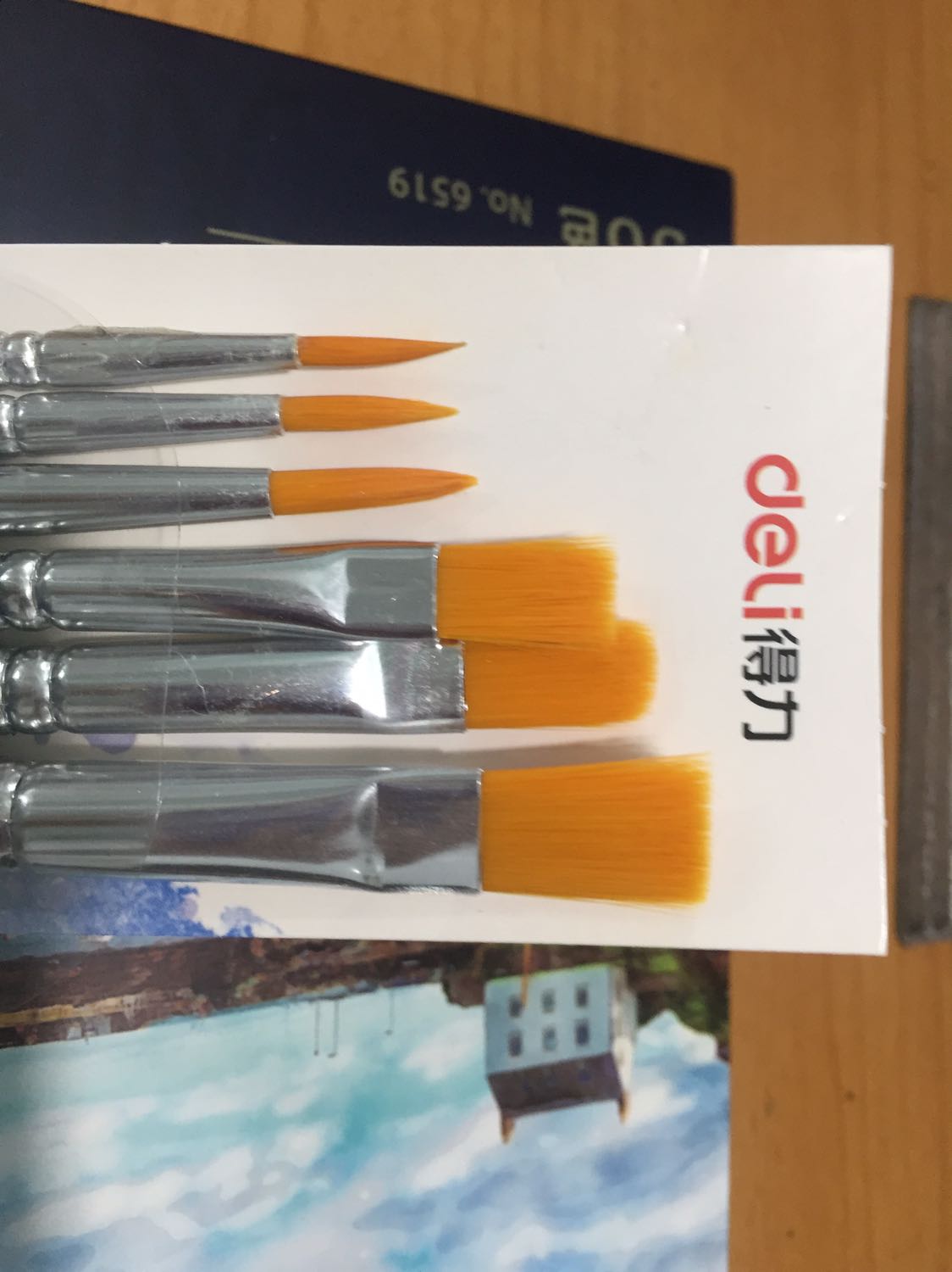 Cọ mềm dùng ok ạ. Giá rẻ nên ko yêu cầu gì cao. Em mua về vẽ chơi thôi chứ ko phải dân chuyên gì