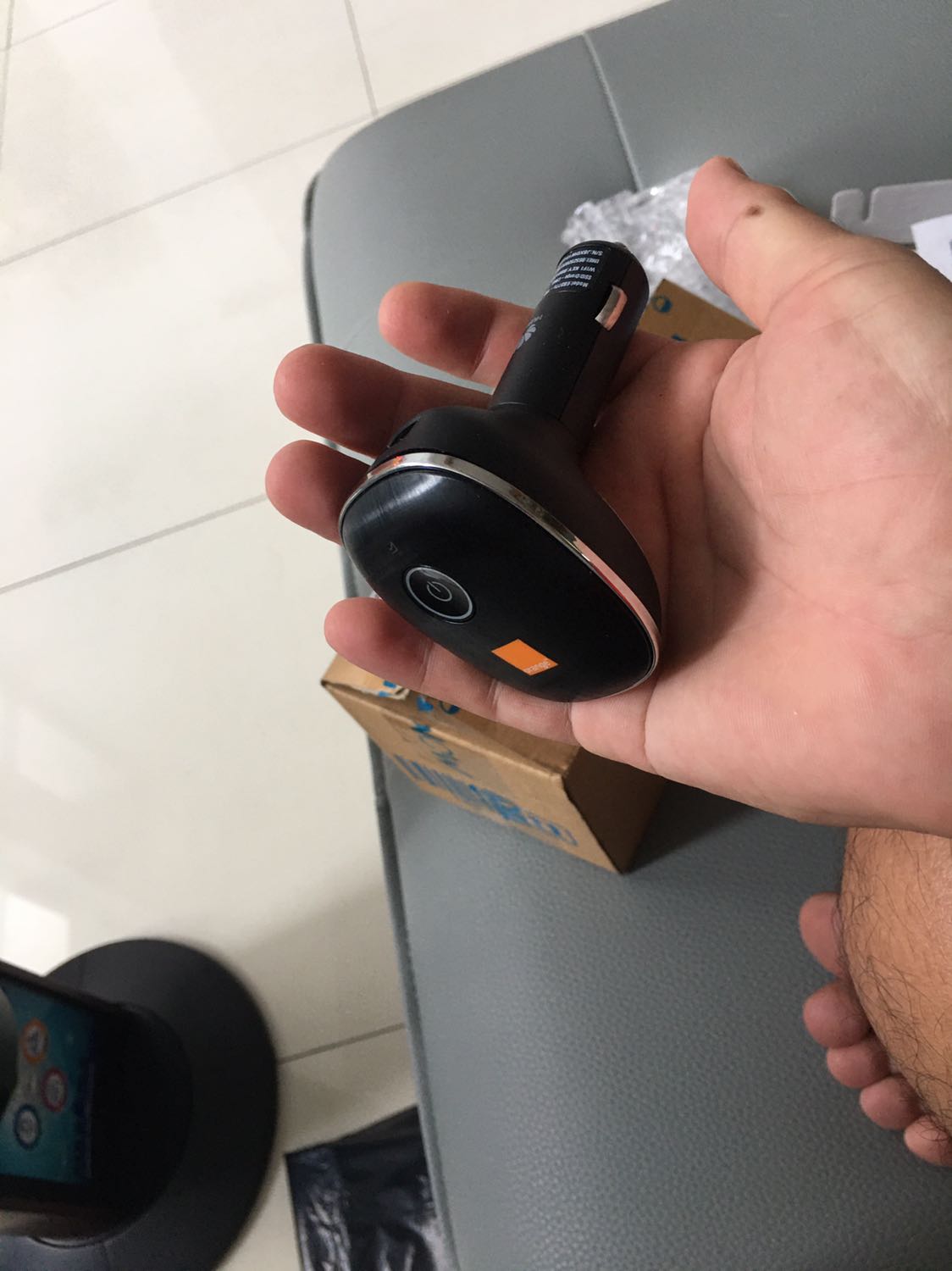 Hoan toan khong hai long, chỉ sử dụng duoc 1 ngay, sau do khoi dong khong len, Tim khong thay chuc nang “đổi trả hàng “