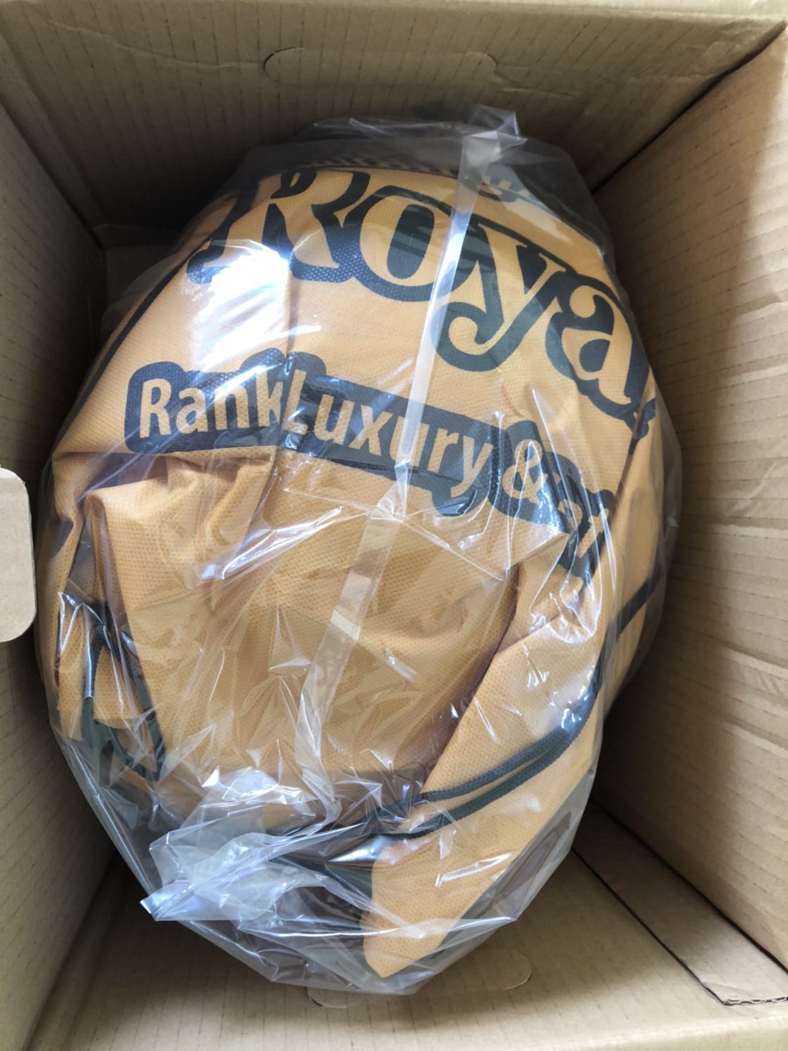 Sản phẩm đẹp, đúng hình ảnh, gói kỹ. Đội thoải mái êm, thông gió, giảm độ ồn nhưng vẫn nghe được âm thanh xung quanh rất tốt. Kính sáng tốt che kín hết đến cằm.