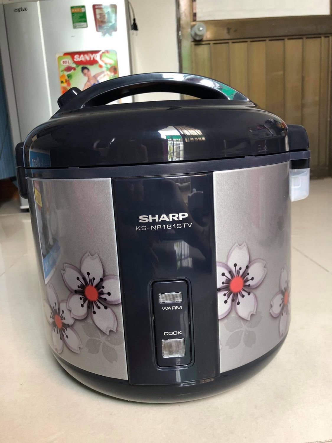 Sản phẩm tốt, nấu không bị dính nồi. Thời gian nấu nhanh, cơm vừa ăn. 
Tiki giao hàng nhanh, đóng gói kỹ.