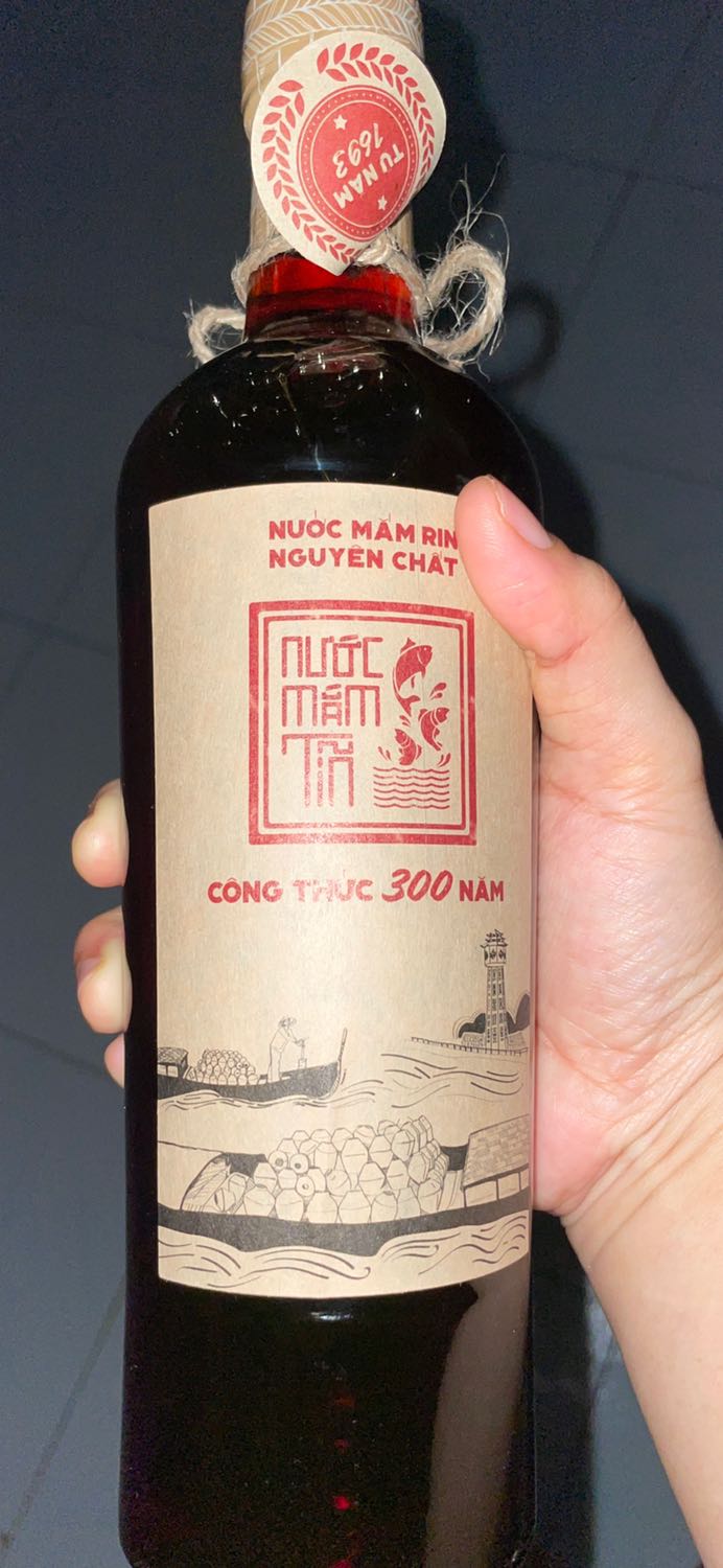 Ngon xuất sắc luôn nha. Mẹ nói nước mắm này lâu đời rồi đó mua trong cái tĩn nay làm chai xịn xò. Giao hàng nhanh. Đóng gối cẩn thận rất hài lòng Ngon xuất sắc luôn nha. Mẹ nói nước mắm này lâu đời rồi đó mua trong cái tĩn nay làm chai xịn xò. Giao hàng nhanh. Đóng gối cẩn thận rất hài lòng