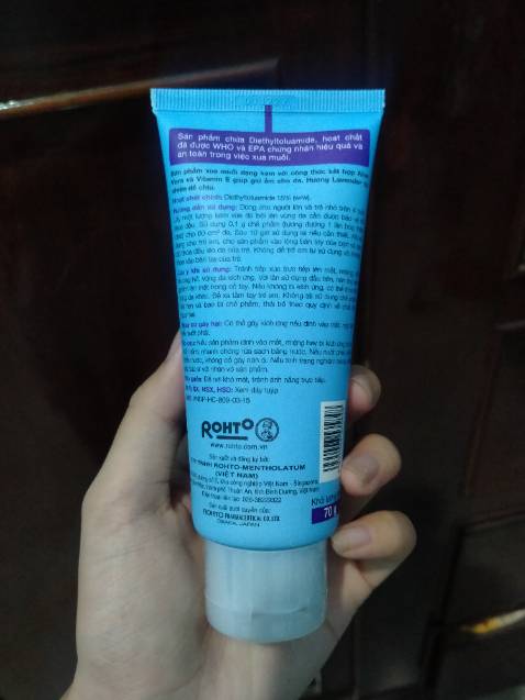 Thời tiết bây giờ lắm muỗi thiệt, chai này chống đc muỗi tốt nha. Mùi thơm nhẹ nhàng, kem thấm nhanh, ko rít
