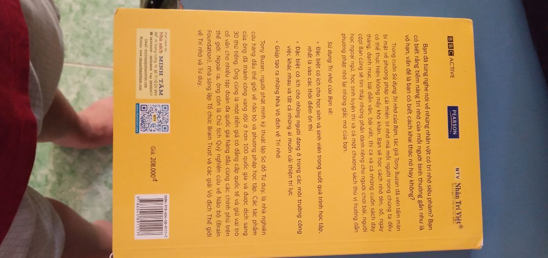 Giao hàng uy tín, trong quá trình vận chuyển có phát hiện thiếu sản phẩm thì xử lí nhanh chóng.
Sách được đóng gói trong thùng nhưng không có muốt nên hơi thất vọng nhưng cũng rất vui vì giao hàng đầy đủ.
Sách không có màng co nhưng bìa sách không trầy xước nhiều. Chữ in rõ ràng, không lỗi.
Nội dung hay, nên đọc.
