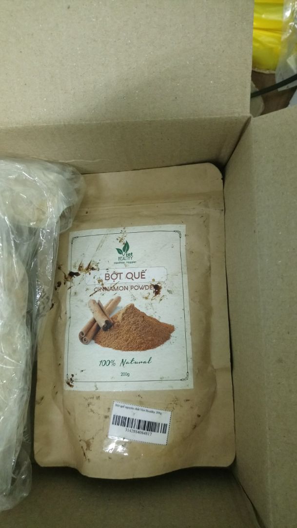 Vừa nhận hàng, mở hộp ra là thấy ngay bịch bột quế bẩn thấy sợ. Bên ngoài dính gì lem nhem, cáu lại. Không hiểu bên hãng nghĩ gì mà lại giao hàng như thế này cho khách. Thật là hết chịu nổi. 
Tiki giao nhanh.