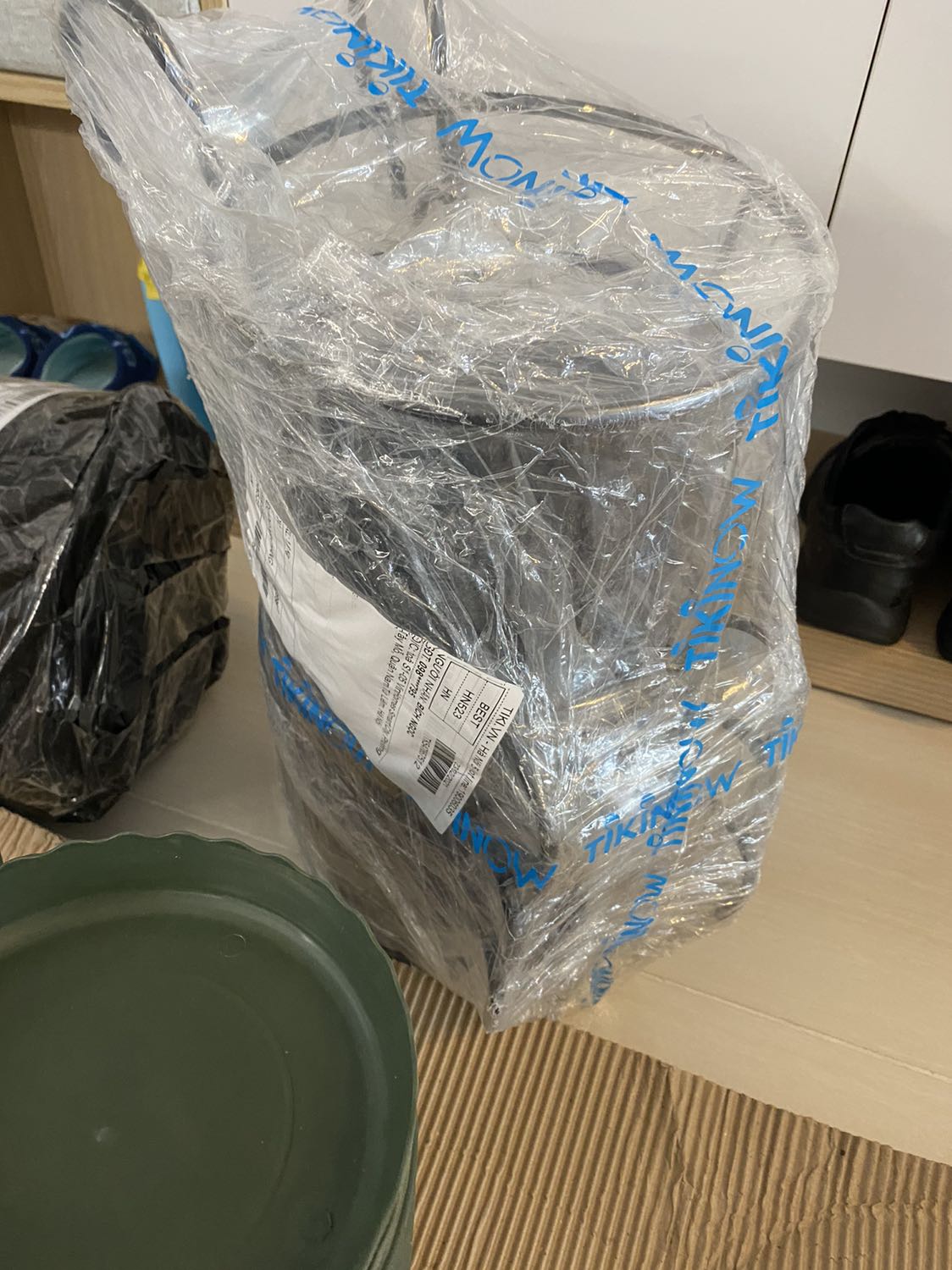 Shop gói đẹp chắc chắn, đủ hàng, giao nhanh 
Giỏ chất lượng tốt, có chỗ chóc sơn nhưng chắc ko tránh khỏi