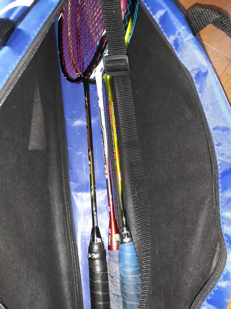 vợt tốt,  bền so vs giá, thích hợp cho nữ lực cổ tay khá nhé, mk đan 10kg đánh rất đầm tay, công thủ đều đc, bao rộng lắm còn có túi riêng nhỏ bên trong