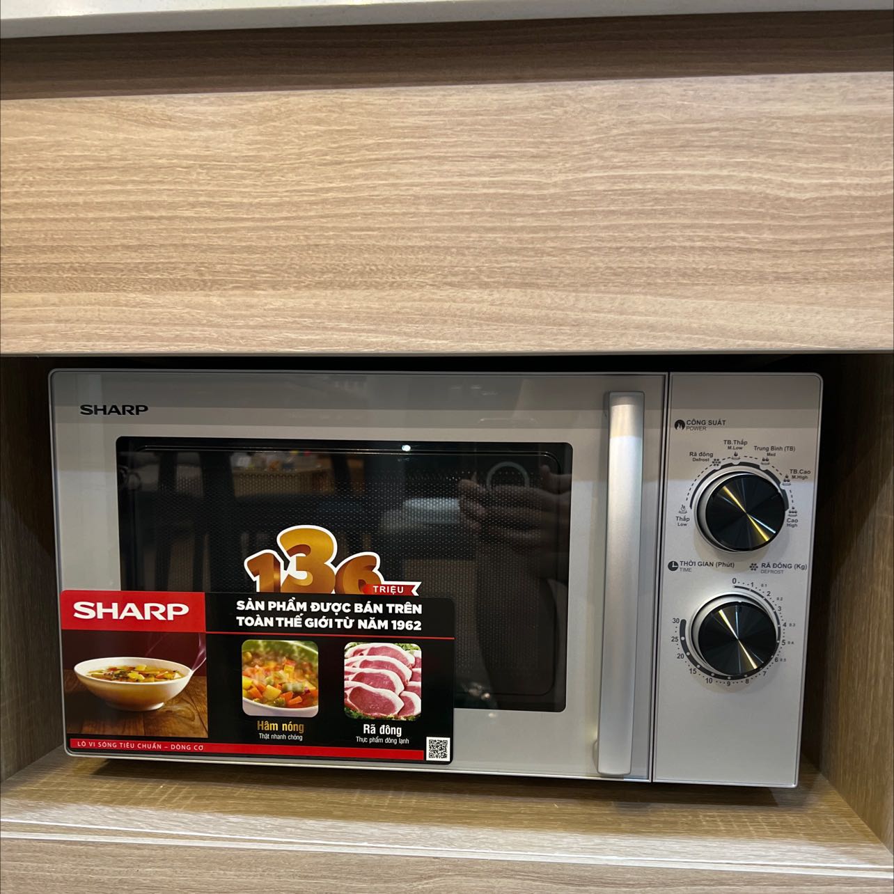 Hàng chính hãng, nhìn đẹp, đặt vừa khít với ngăn tủ bếp của nhà mình. Chọn 5 sao