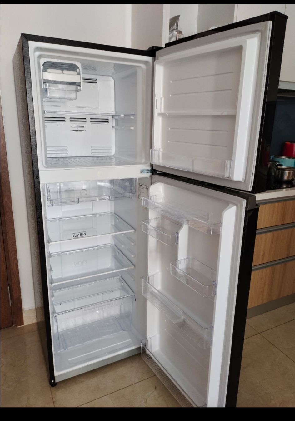 hàng chính hãng Toshiba Thailand ,đáng giá đồng tiền, tủ lạnh chạy êm, màu sắc sang trọng, giá rẻ nhất so với thị trường , chất lượng Toshiba chưa bao giờ làm mình thất vọng,tủ lạnh lạnh đều ,ngăn kéo sắp xếp hợp lý tiết kiệm được không gian , anh shipper giao hàng nhiệt tình ?, chất lượng tiki 5 sao về giá cả và phục vụ hàng chính hãng Toshiba Thailand ,đáng giá đồng tiền, tủ lạnh chạy êm, màu sắc sang trọng, giá rẻ nhất so với thị trường , chất lượng Toshiba chưa bao giờ làm mình thất vọng,tủ lạnh lạnh đều ,ngăn kéo sắp xếp hợp lý tiết kiệm được không gian , anh shipper giao hàng nhiệt tình ?, chất lượng tiki 5 sao về giá cả và phục vụ