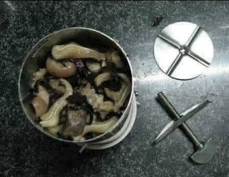 khuôn inox chắc chắn và dễ gói lắm ạ