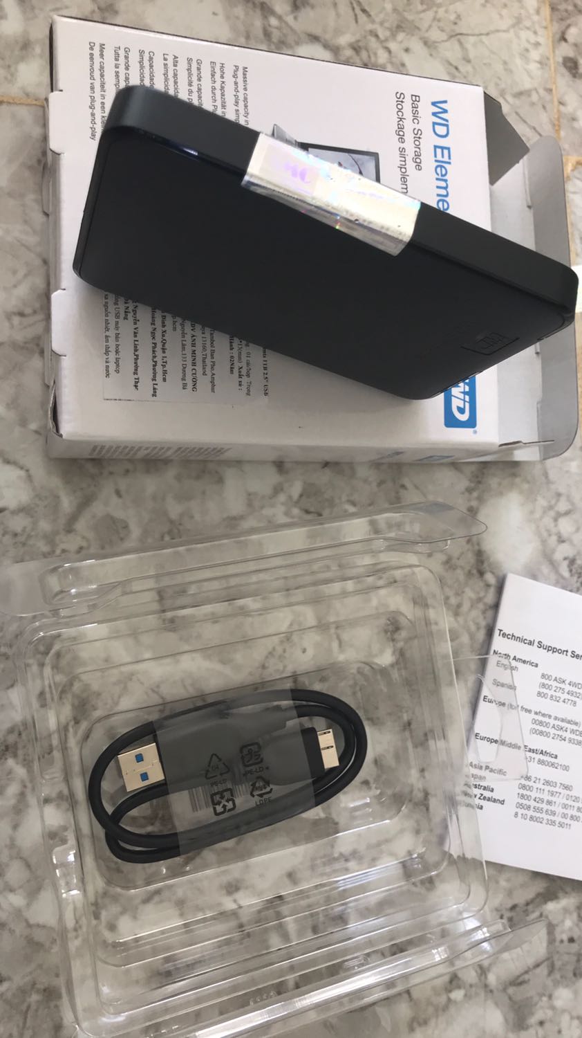 Hàng đóng gói cẩn thận, đầy đủ tem và mẫu mã không khác là mấy so với hình ảnh
Cầm cảm giác rất nhẹ và chắc chắn cũng tham khảo nhiều sản phẩm nhưng ưng em này vì độ bền và chất lượng tốt nên đã mua 
Sẽ đánh giá chi tiết việc sử dụng sản phẩm sau khi dùng