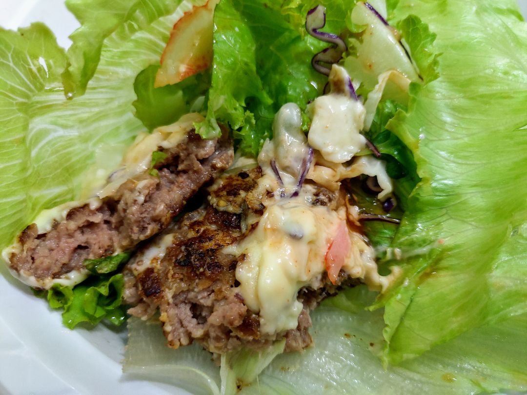 Mình order với thêm 1 gói espresso nữa. Có TikiNOW nên mới order chiều hôm trước order là sáng hôm sau đã tới.
Đóng gói cẩn thận, bao bì thẳng thớm, lô cà phê mới xuất xưởng luôn. Chờ xay ra uống xong sẽ update thêm.
100% Arabica Cầu Đất rang mộc mà với tầm giá này thì quá thơm. Ủng hộ hàng Việt và startup. Sẽ dùng luôn.