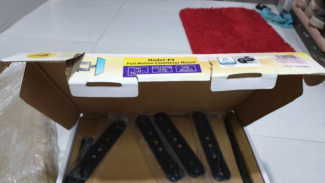 khi tôi nhận được kiện hàng như có dấu hiệu đã tháo mở,hộp rách rưới, kể cả bao phụ kiện cũng đã xé rách,rơi rớt đinh vít ra ngoài(không biết là còn đủ hay ko ?)thật sự ko hài lòng với đơn hàng này của tiki