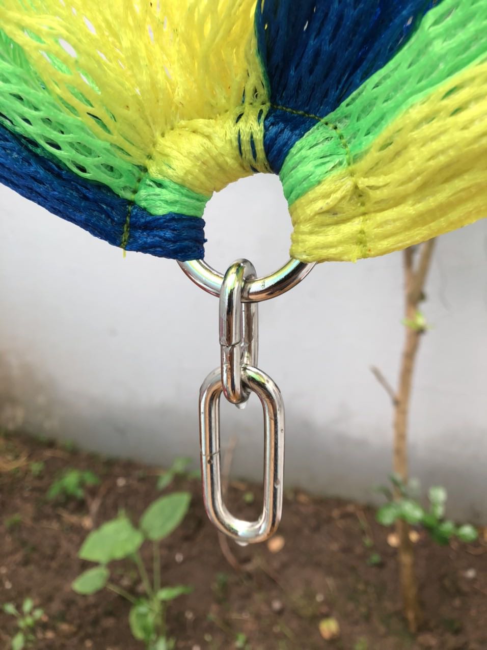 Khung sườn chắc chắn, võng thoáng mát, người lớn nằm thoải mái. Giá hợp lý.