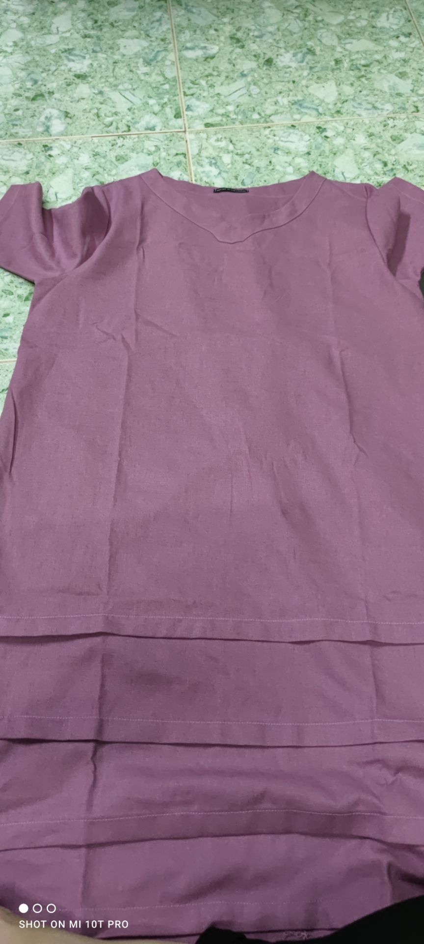 vải đẹp dày dặn nhưng ko nóng, mà size to quá, 55kg mà mặc rộng thênh thang như cho người 65kg😅