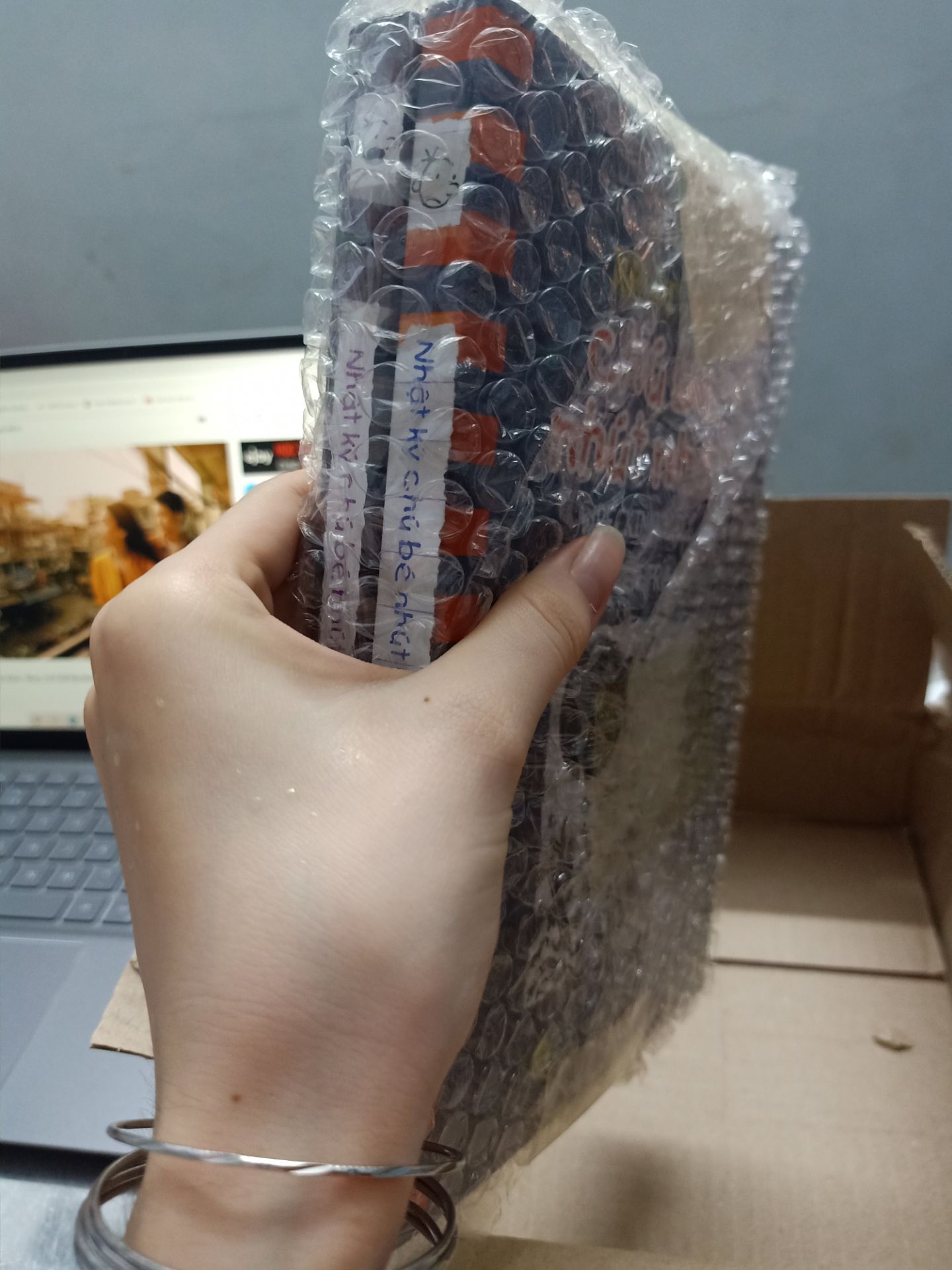 Đóng gói cẩn thận, sách đẹp, thơmmmm ❤❤❤