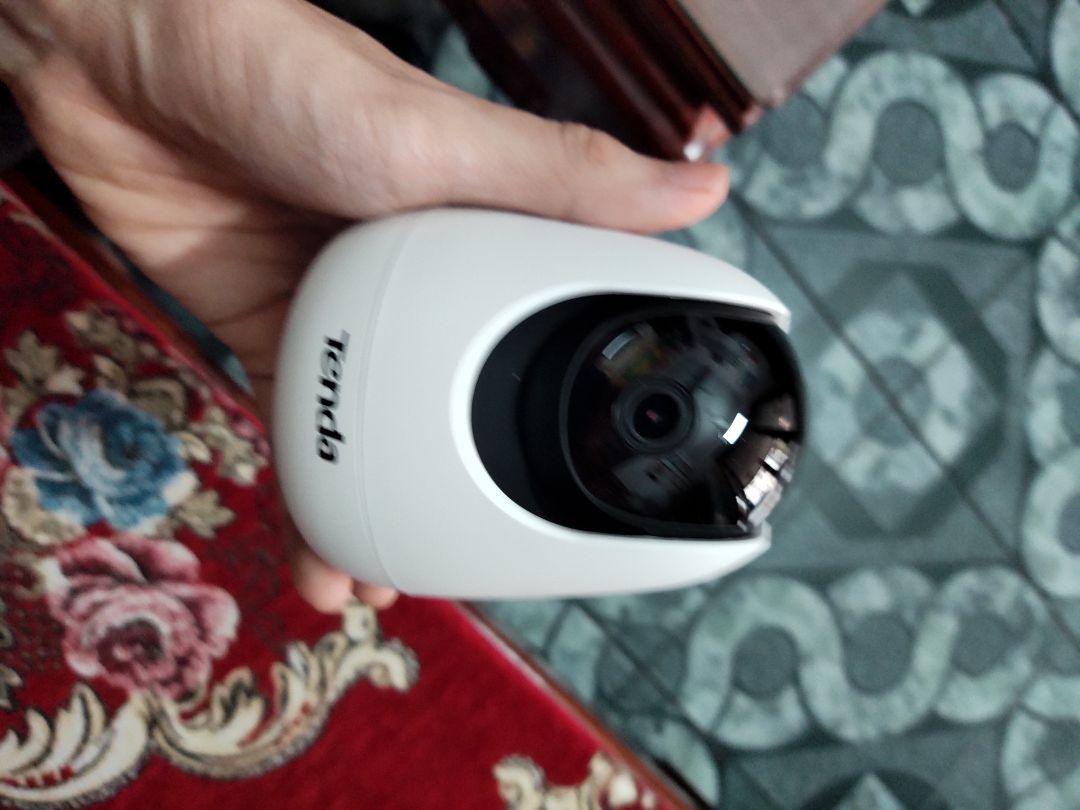 Cảnh báo.camera mới mua đã kết nối với *** trước rồi. shop này định *** đảo lấy thông tin người dùng đây mà. Tiki nên check lại cách làm ăn shop này