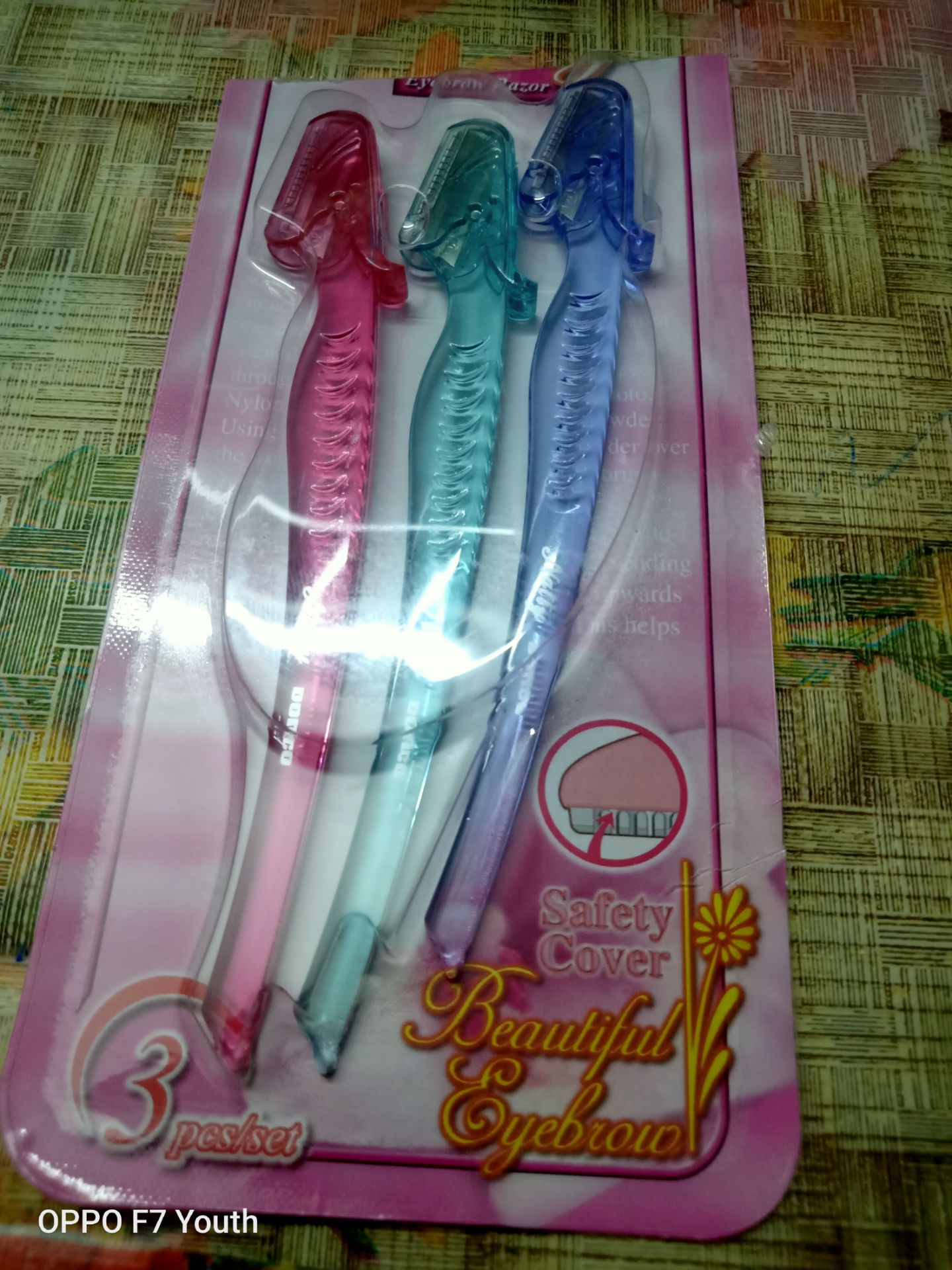 giao hàng nhanh đóng gói cẩn thận, dễ dùng, *** 3 cái thì có 1 cái k được bén lắm, 2 cái còn lại ok