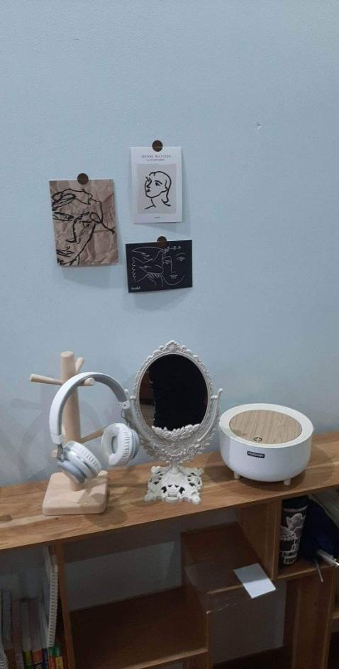 Trời quá hợp với decor phòng mình, như thiết kế dành cho mình ~~ nhỏ nhỏ xinh xinh để rác vỏ kẹo các thứ thoải mái, không bõ công thức đêm săn sale. Tuyệt vời !