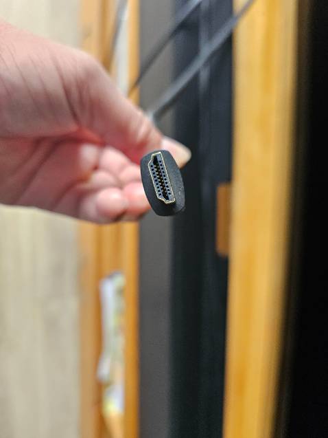 Tôi mua về thay thế cho sợi cáp hdmi 2.0 của Belkin. Dùng được khoảng 1 tuần thì bỗng dưng loa phát tín hiệu lạ, hú to kéo dài, sau đó tôi tắt nguồn. Tháo bỏ sợi cáp Vention này và lắp lại sợi Belkin dùng tiếp.