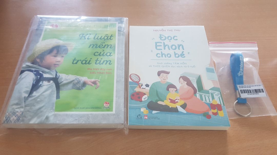 sách đẹp, mua về chưng sang tủ sách thôi. Nhưng nội dung thì hay à.