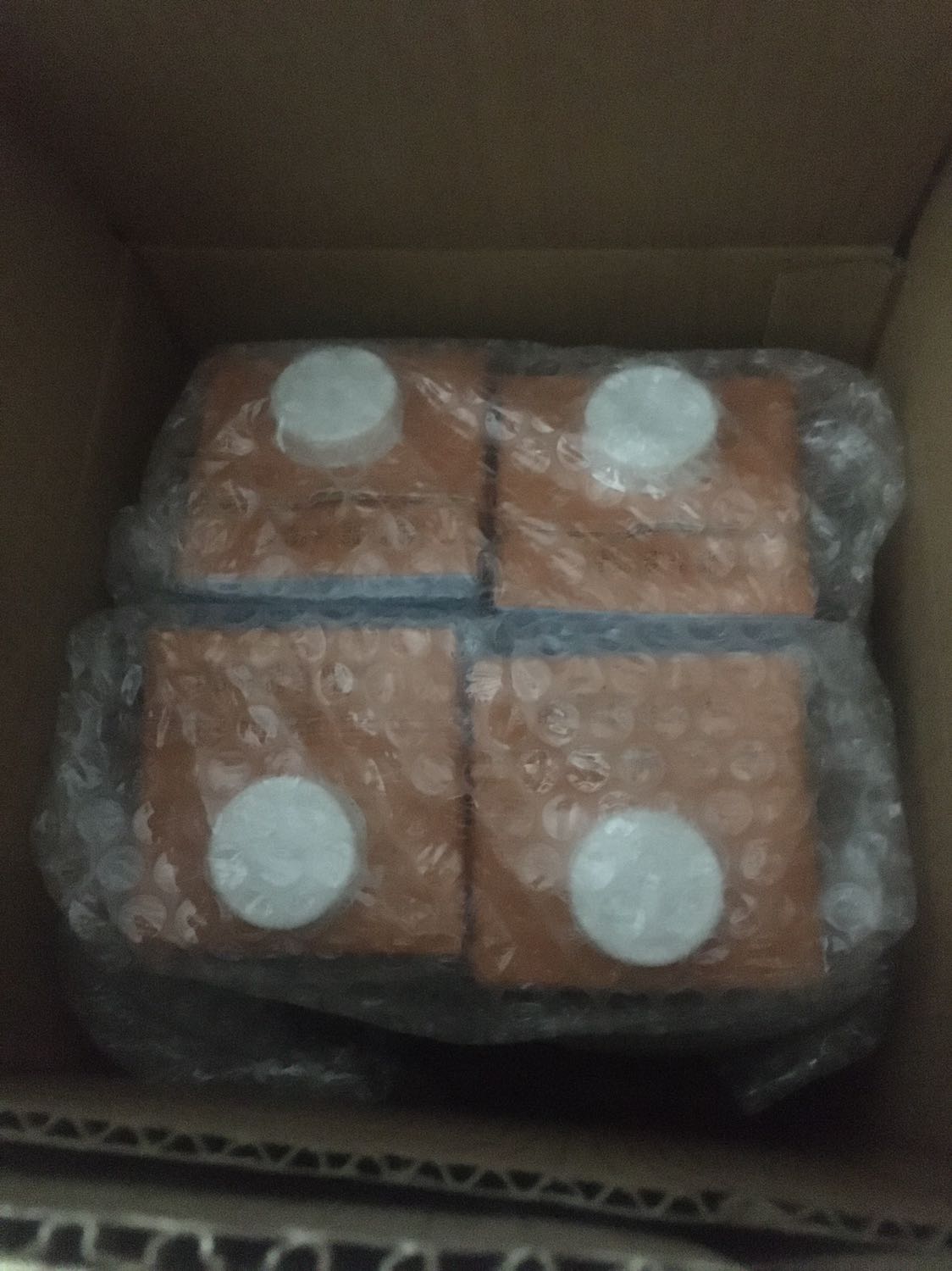 Shop có vấn đề thì phải mình mua lốc 4 sữa giao 4 hộp 1 lít ạ