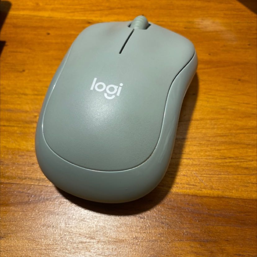 Rất êmmmmm. Cảm giác năng suất làm việc tăng thêm 100% nữa luôn í